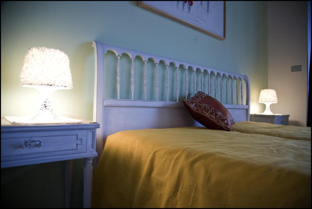 Il Giardino Di Iside Bed and Breakfast Roletto Camera foto
